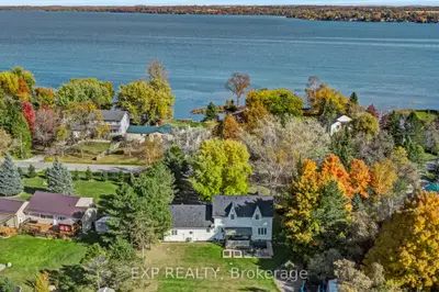 Detached in Scugog