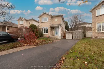 Detached in Oshawa