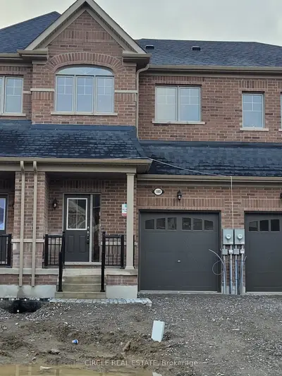 Att/Row/Townhouse in Scugog