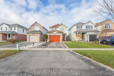 Detached in Oshawa
