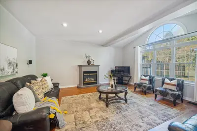 Detached in Oshawa