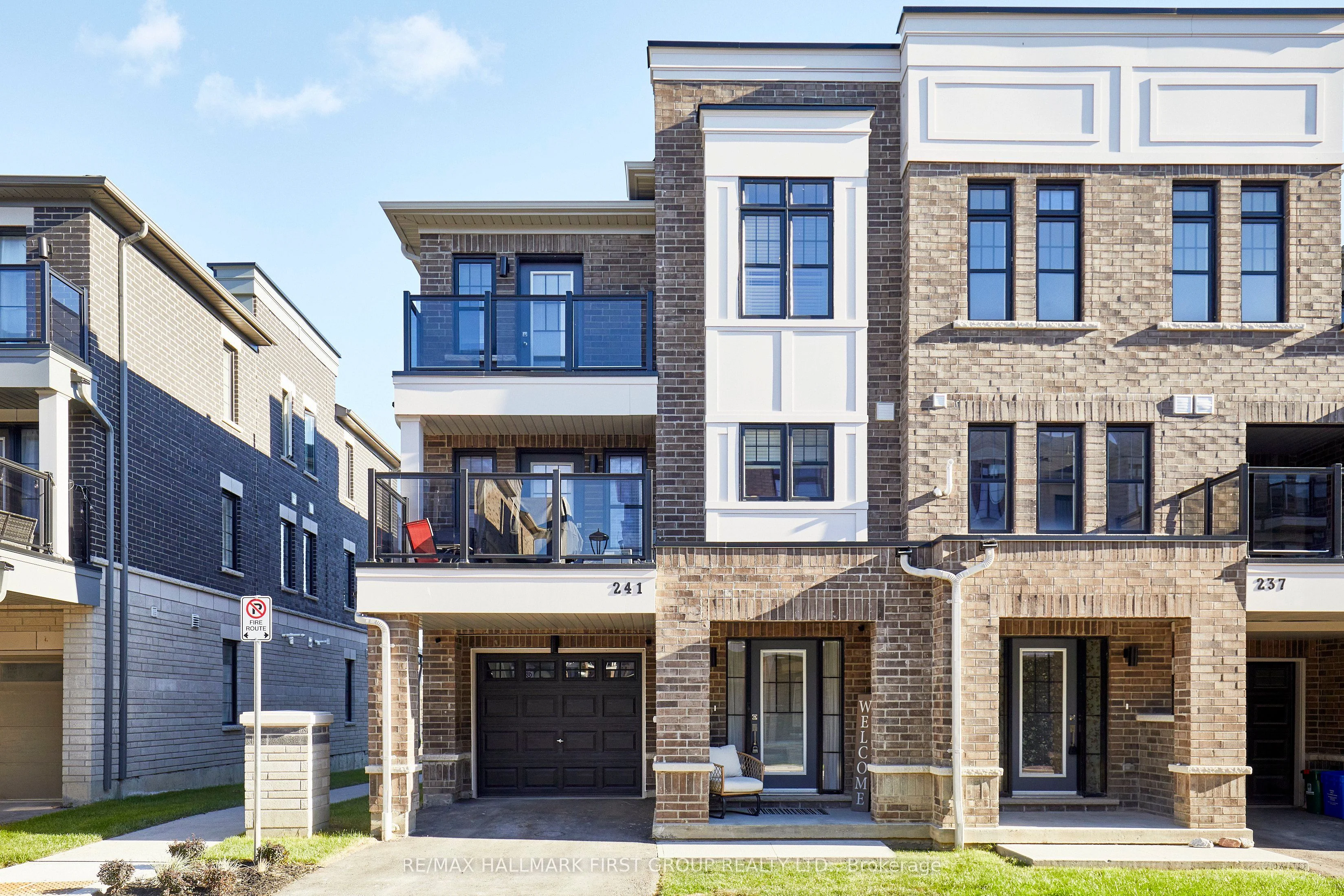 Att/Row/Townhouse in Clarington