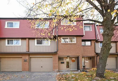 Condo Townhouse in Pickering