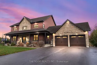 Detached in Scugog