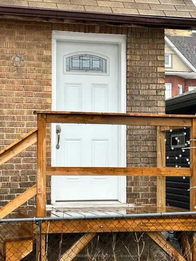 11 Colborne Street W Main, Oshawa, On L1g 1l3