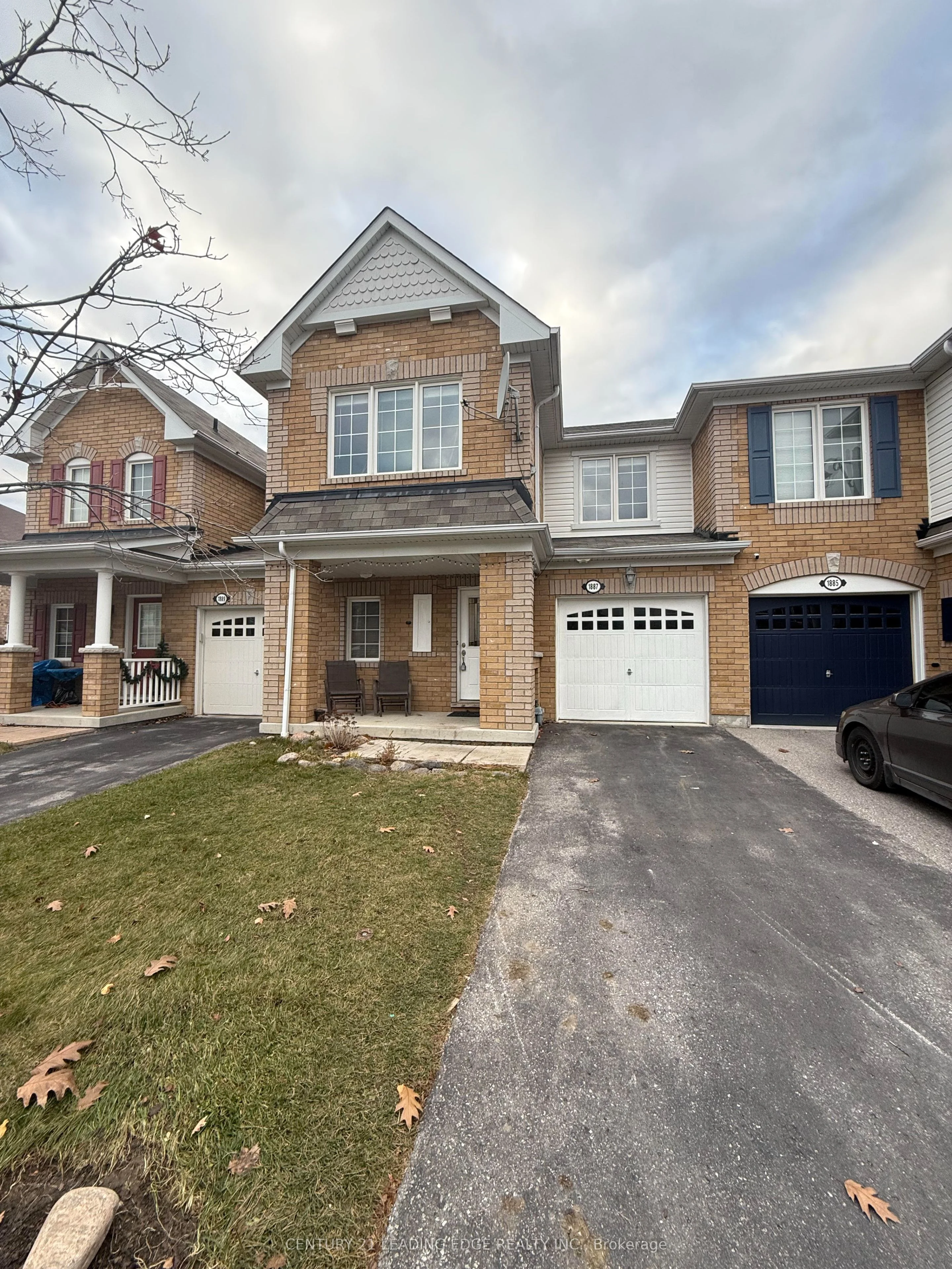 Att/Row/Townhouse in Pickering