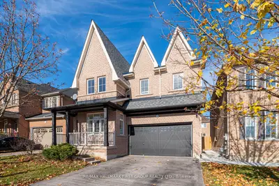 Detached in Oshawa