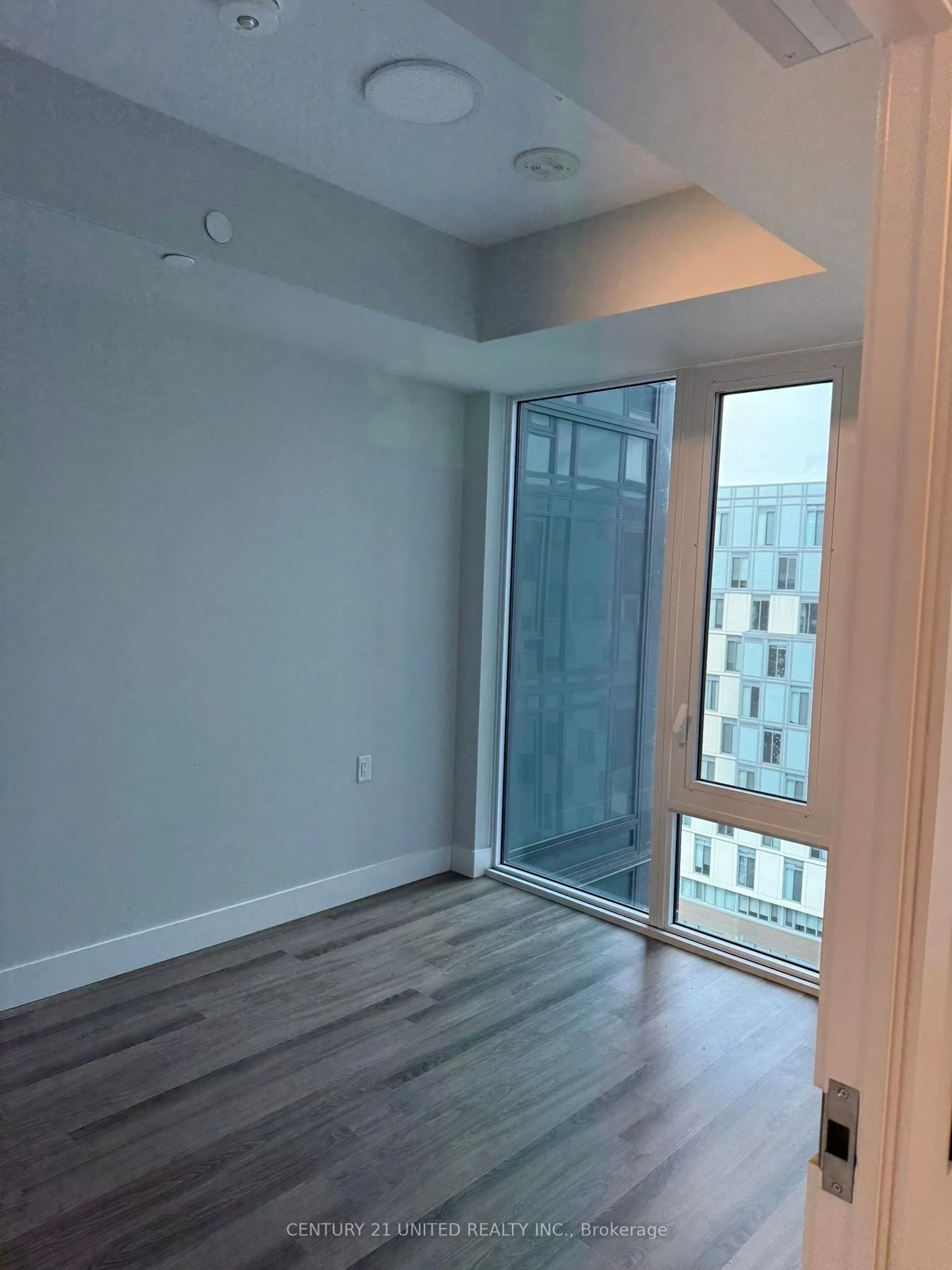 80 Bond Street E 1022, Oshawa, ON L1G 0E6