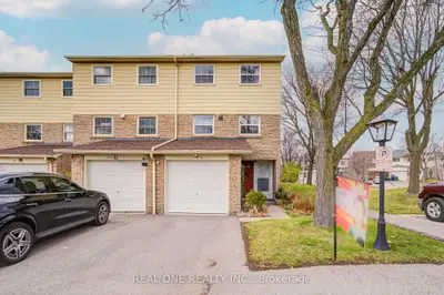 Condo Townhouse in Toronto