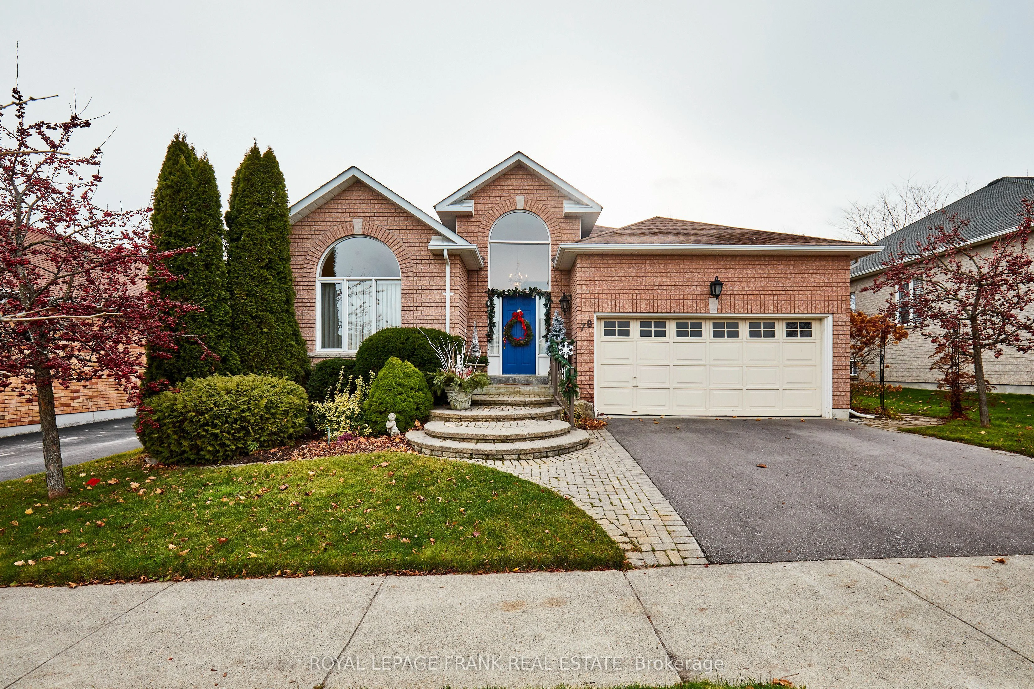 Detached in Scugog