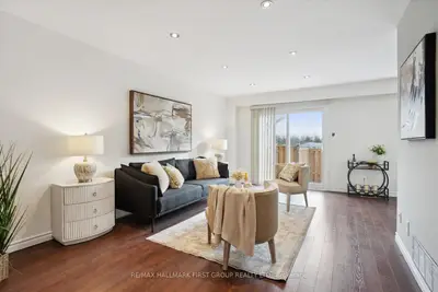 Condo Townhouse in Ajax