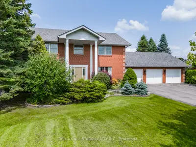 Detached in Scugog