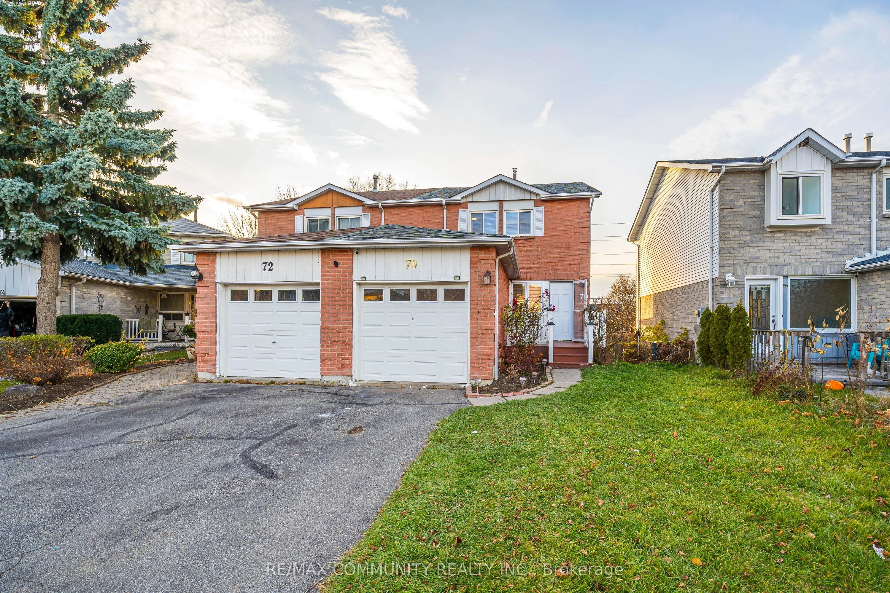Semi-Detached in Ajax