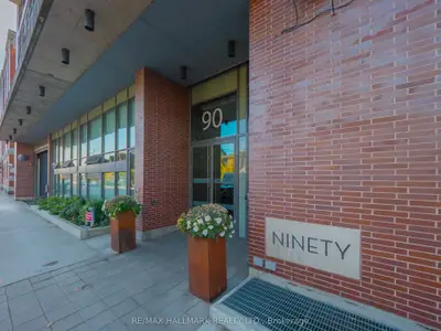 Condo Apartment in Toronto