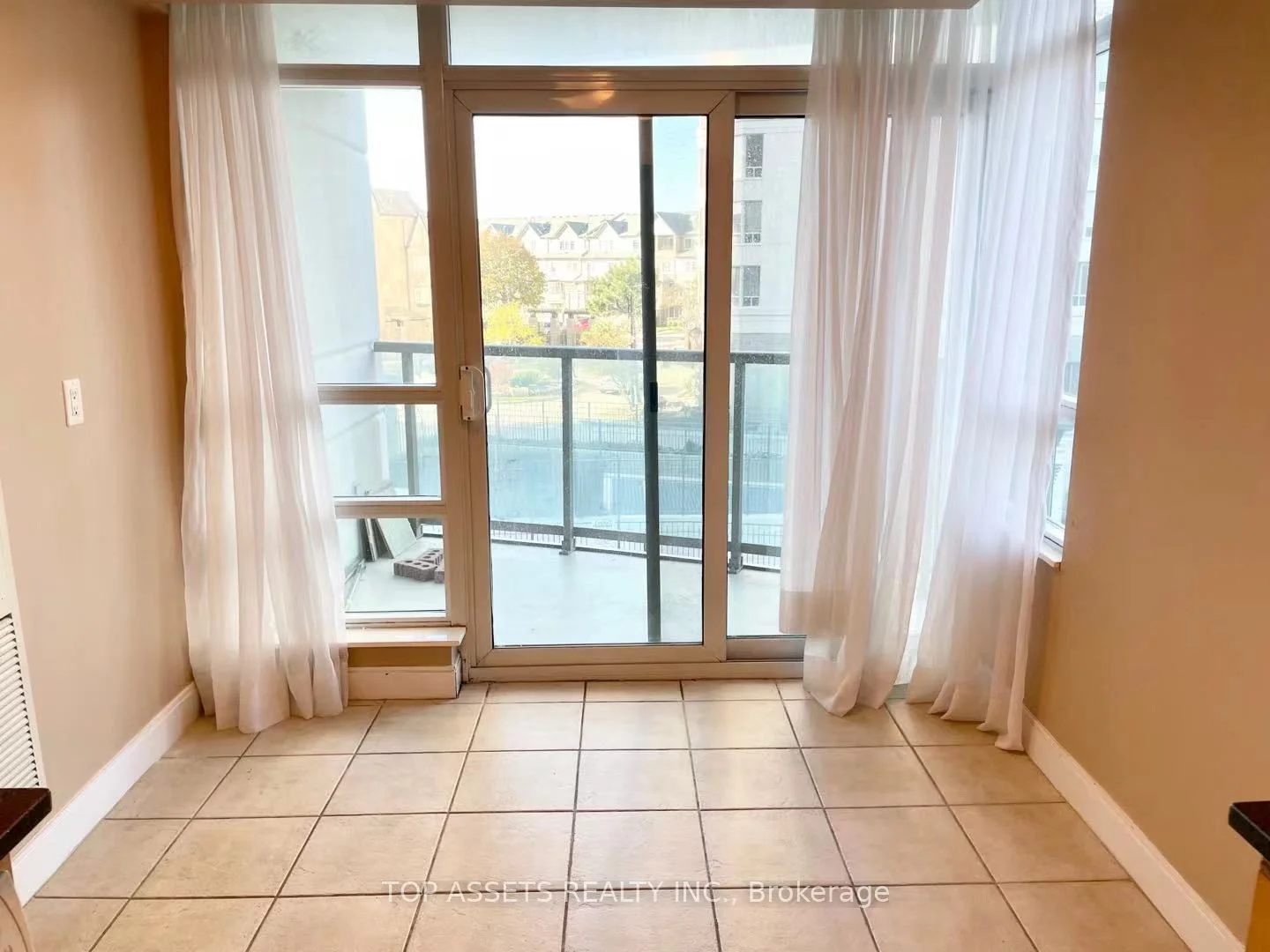 238 Bonis Avenue 225, Toronto E05, ON M1T 3W7