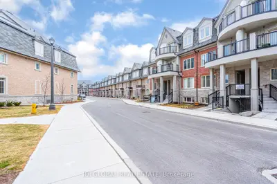 Condo Townhouse in Toronto