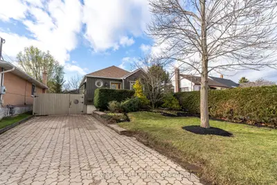 Detached in Oshawa