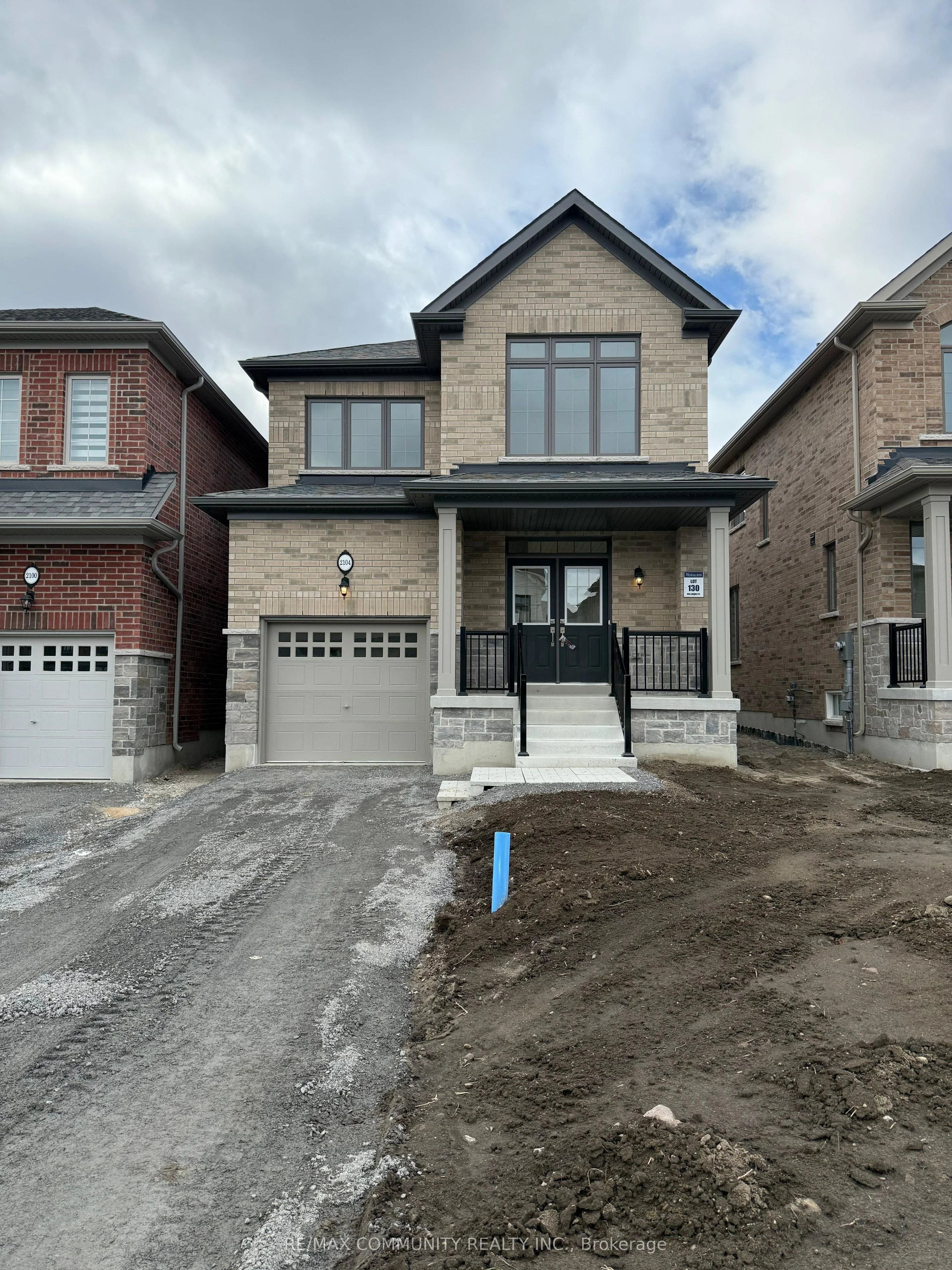 2104 Hallandale Street, Oshawa, On L1l 0t5