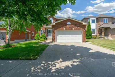 Detached in Whitby