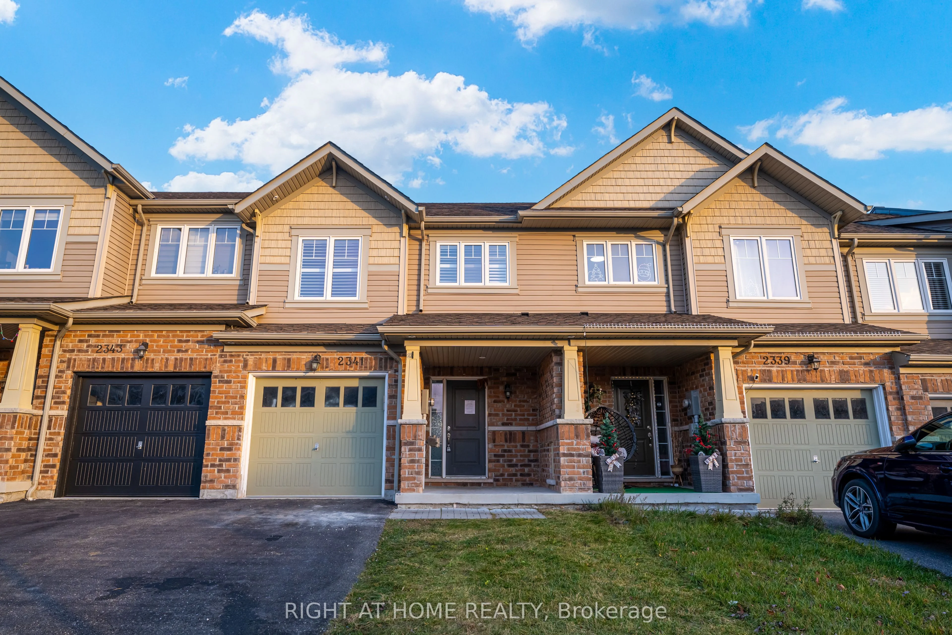 2341 Steeplechase Street, Oshawa, On L1l 0c8