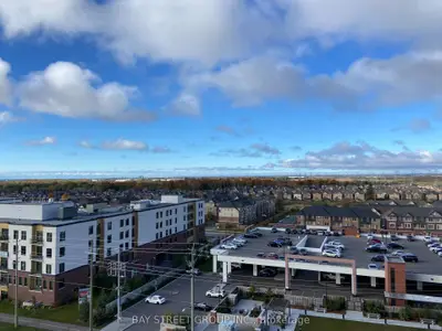 Condo Apartment in Oshawa