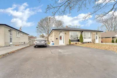 Semi-Detached in Ajax