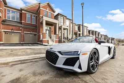 Att/Row/Townhouse in Pickering