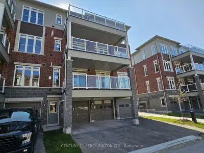 Condo Townhouse in Pickering