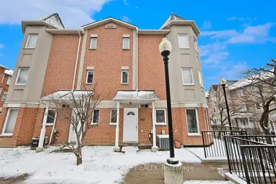 Condo Townhouse in Toronto