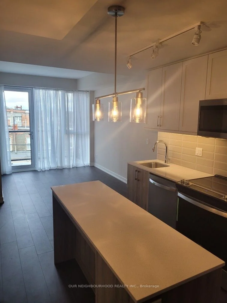 Condo Apartment in Whitby