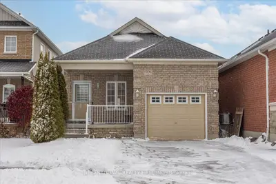 Detached in Oshawa