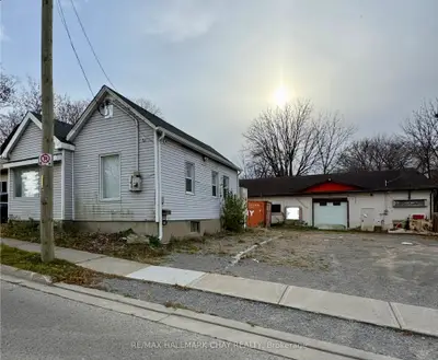 Detached in Oshawa