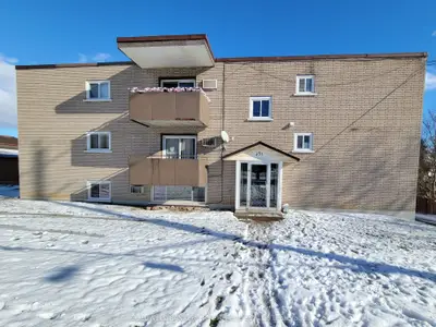 251 Liberty Street N 1, Clarington, On L1c 2m6