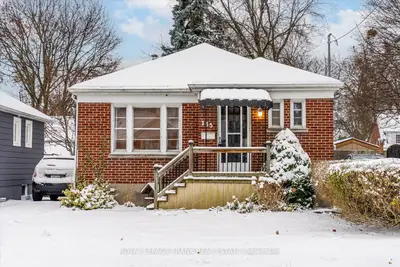 Detached in Oshawa