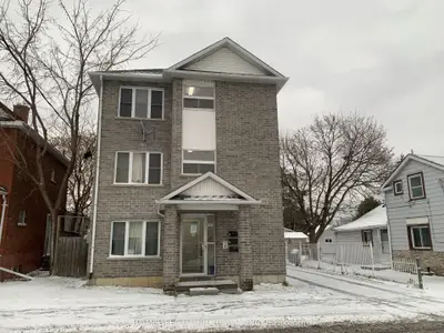 Triplex in Oshawa