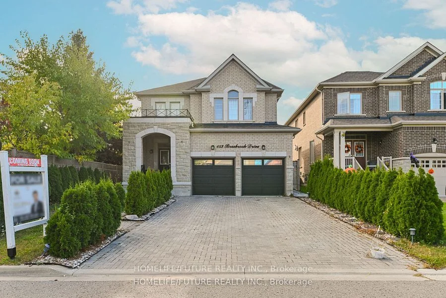 Detached in Whitby