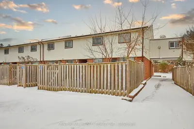 Condo Townhouse in Oshawa