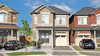 Detached in Whitby
