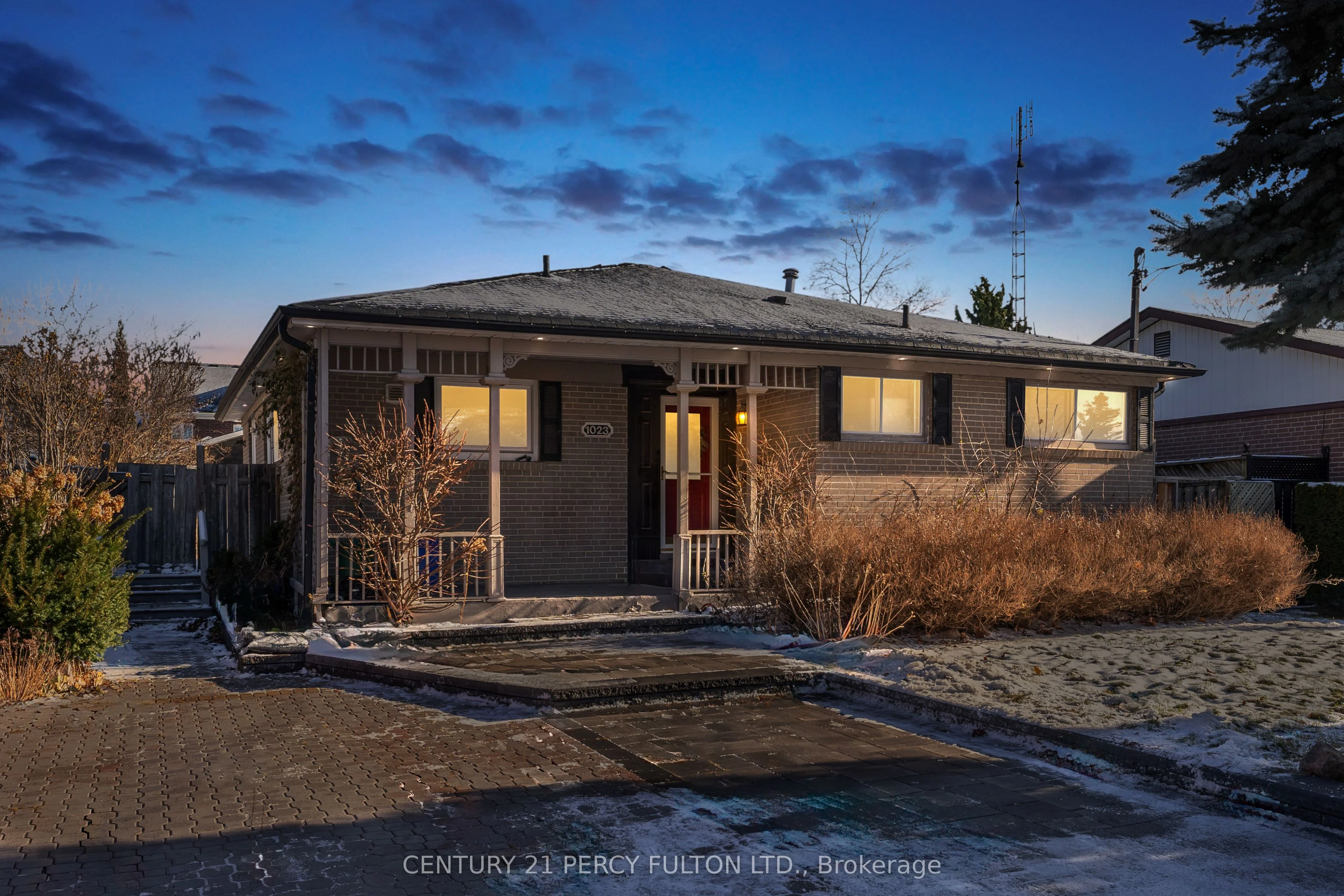Detached in Whitby