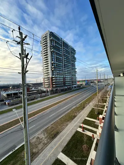 Condo Apartment in Oshawa