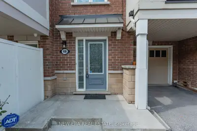 Att/Row/Townhouse in Toronto