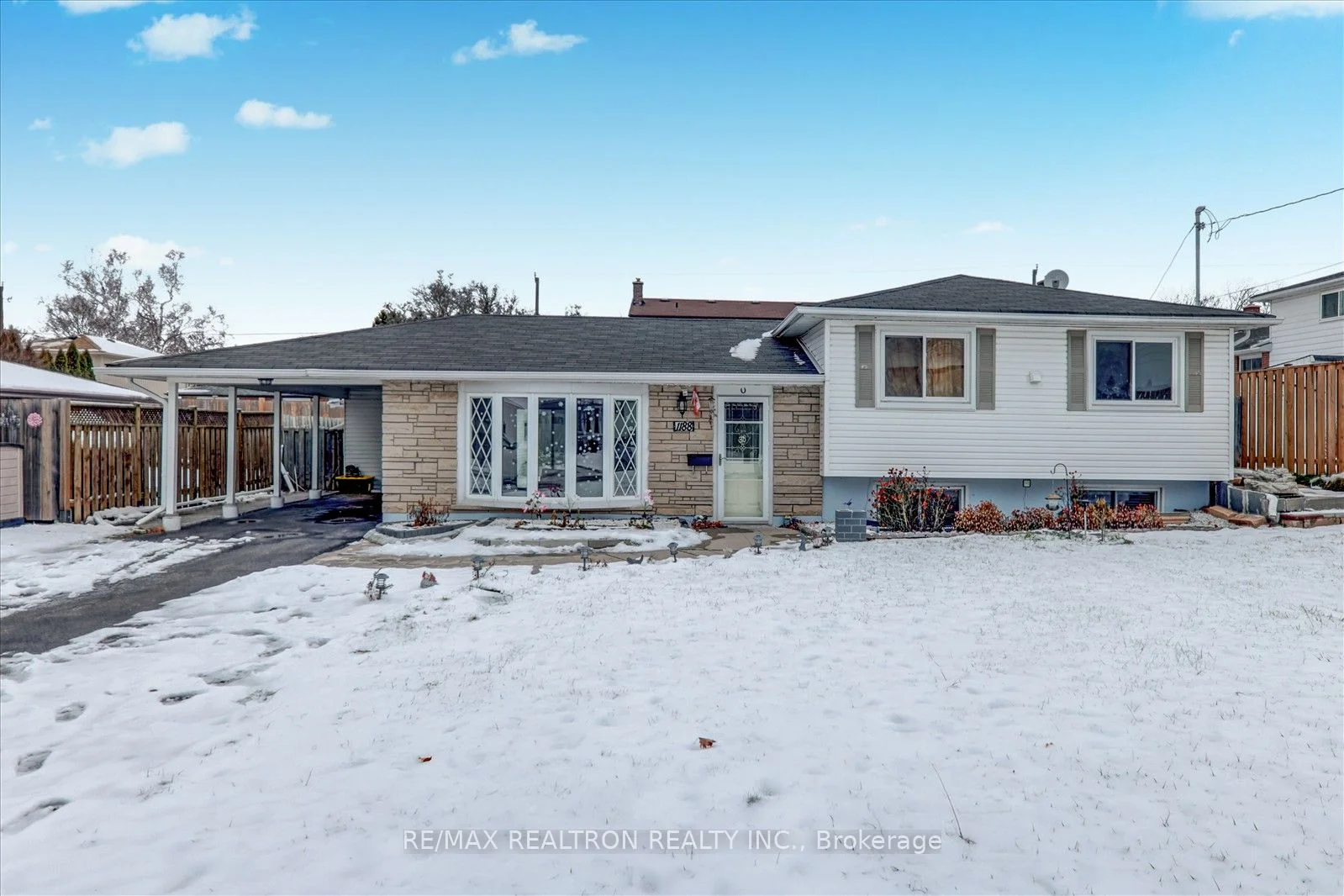Detached in Oshawa