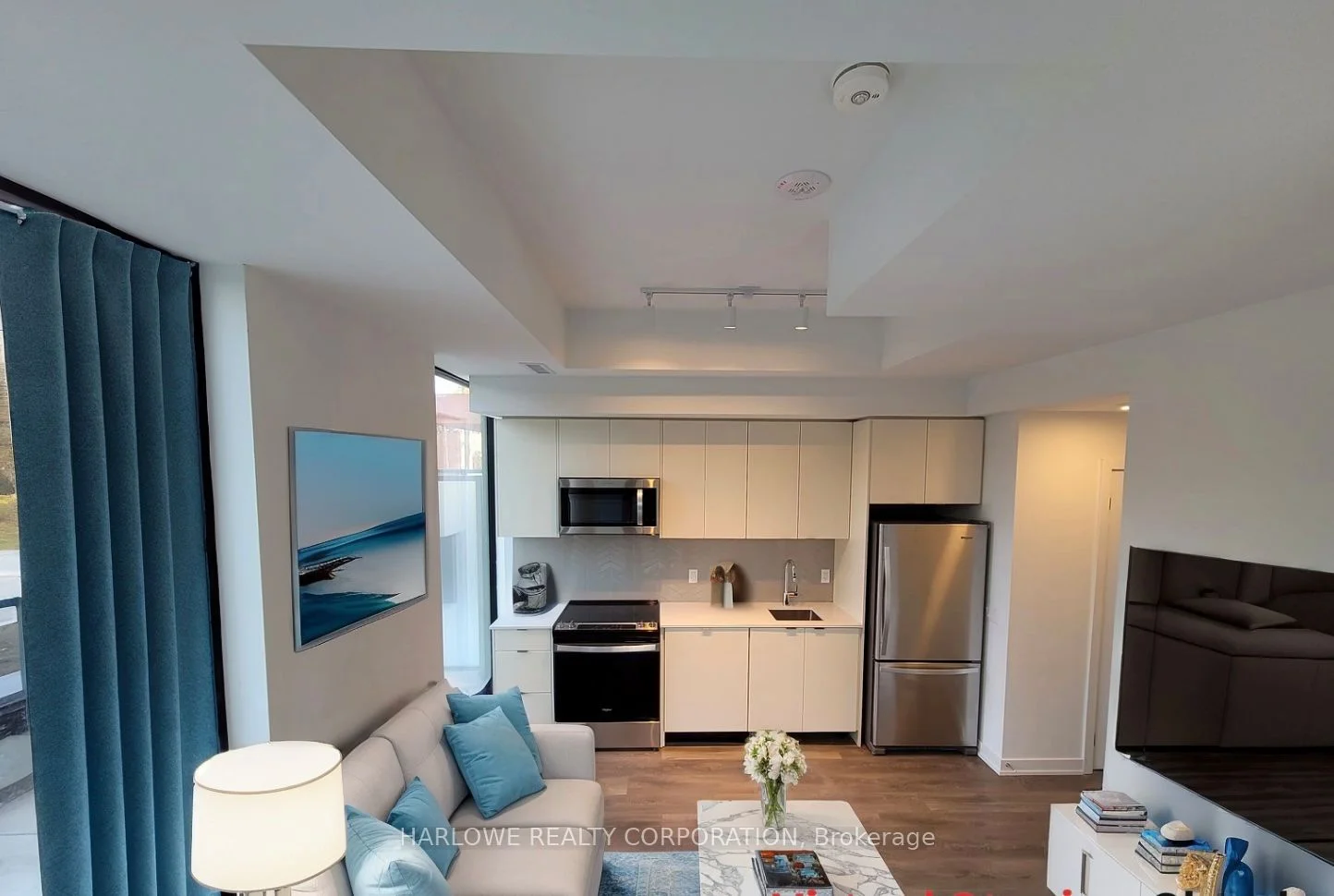 Condo Apartment in Whitby