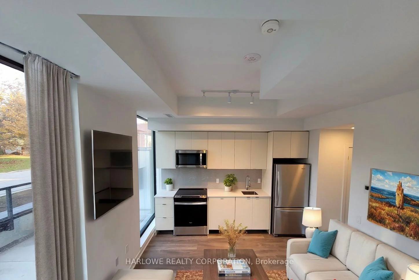 1604 Charles Street 124 B, Whitby, ON L1N 0P2