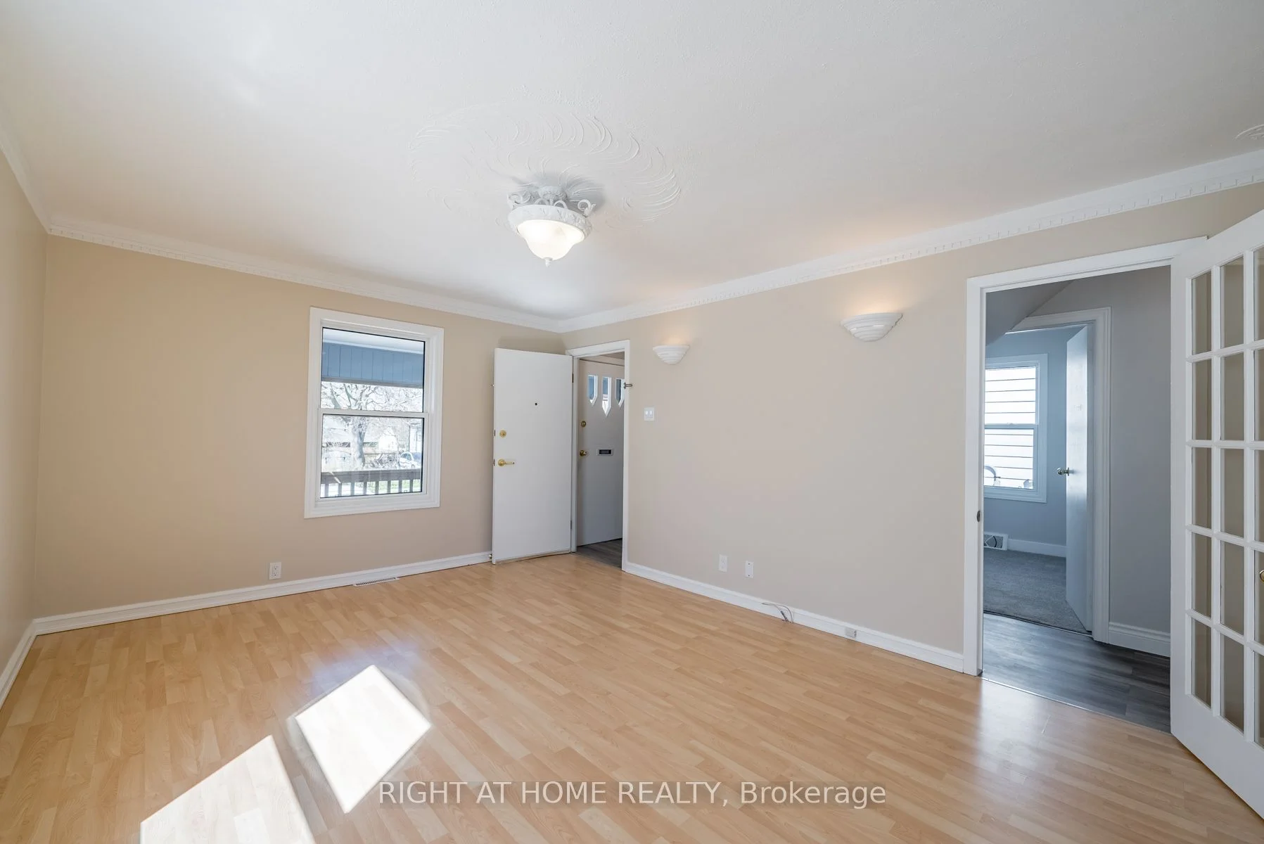 271 Drew Street, Oshawa, ON L1H 5A6