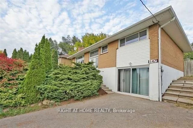 Detached in Oshawa