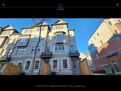 Att/Row/Townhouse in Oshawa