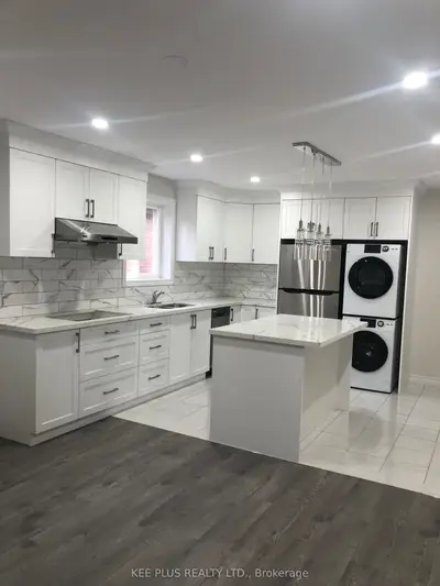 427 Leslie Street 2nd Fl, Toronto E01, On M4m 3e3
