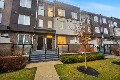 Condo Townhouse in Toronto