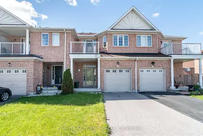 Att/Row/Townhouse in Ajax